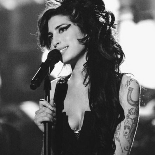 Amy Winehouse – Love is a Losing Game