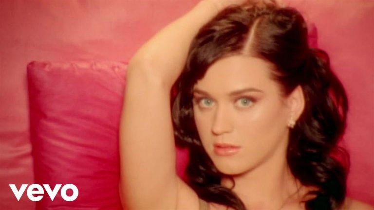 VIDEO: Katy Perry – “I Kissed A Girl”