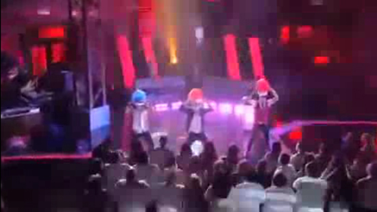 Far East Movement feat. Dev Performing “Like a G6” on Lopez Tonight
