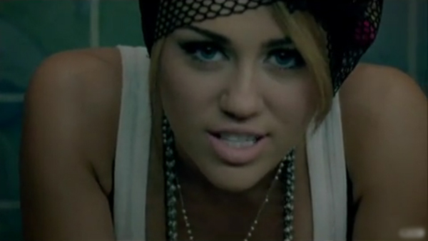 Miley Cyrus – Who Owns My Heart Music Video