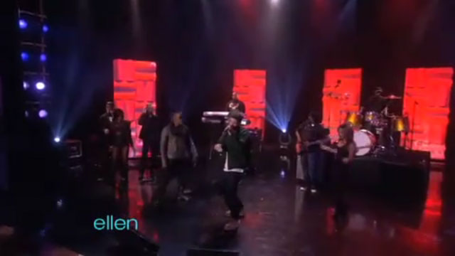 Jamie Foxx feat. Drake perform “Fall For Your Type” Live on Ellen DeGeneres