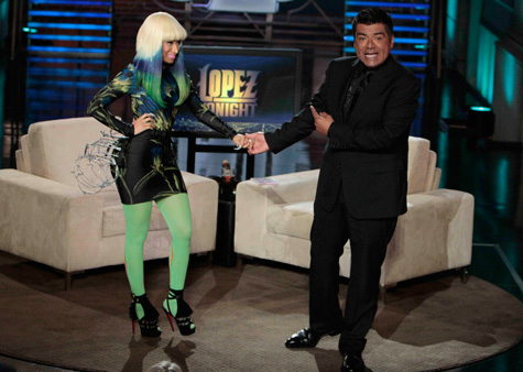 Nicki Minaj performs “Moment 4 Life” Live on Lopez Tonight