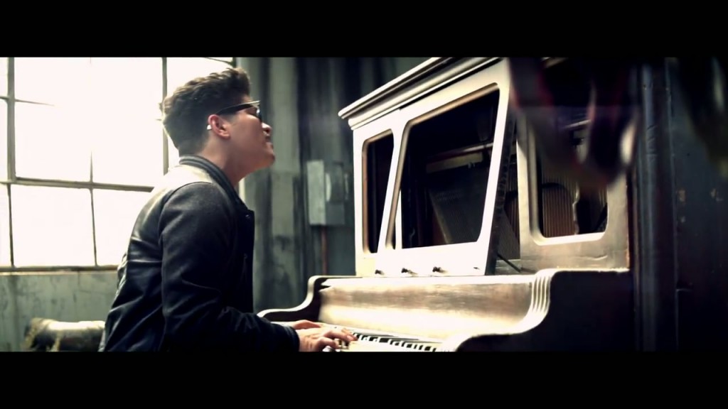 Bad Meets Evil feat. Bruno Mars Lighters Music Video Lyrics, MP3 Song