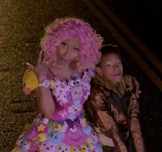 Willow Smith feat. Nicki Minaj – Fireball Music Video