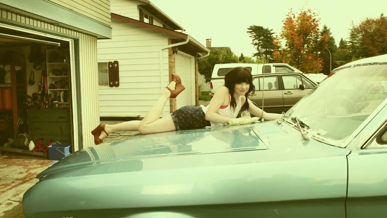 Carly Rae Jepsen – Call Me Maybe Music Video