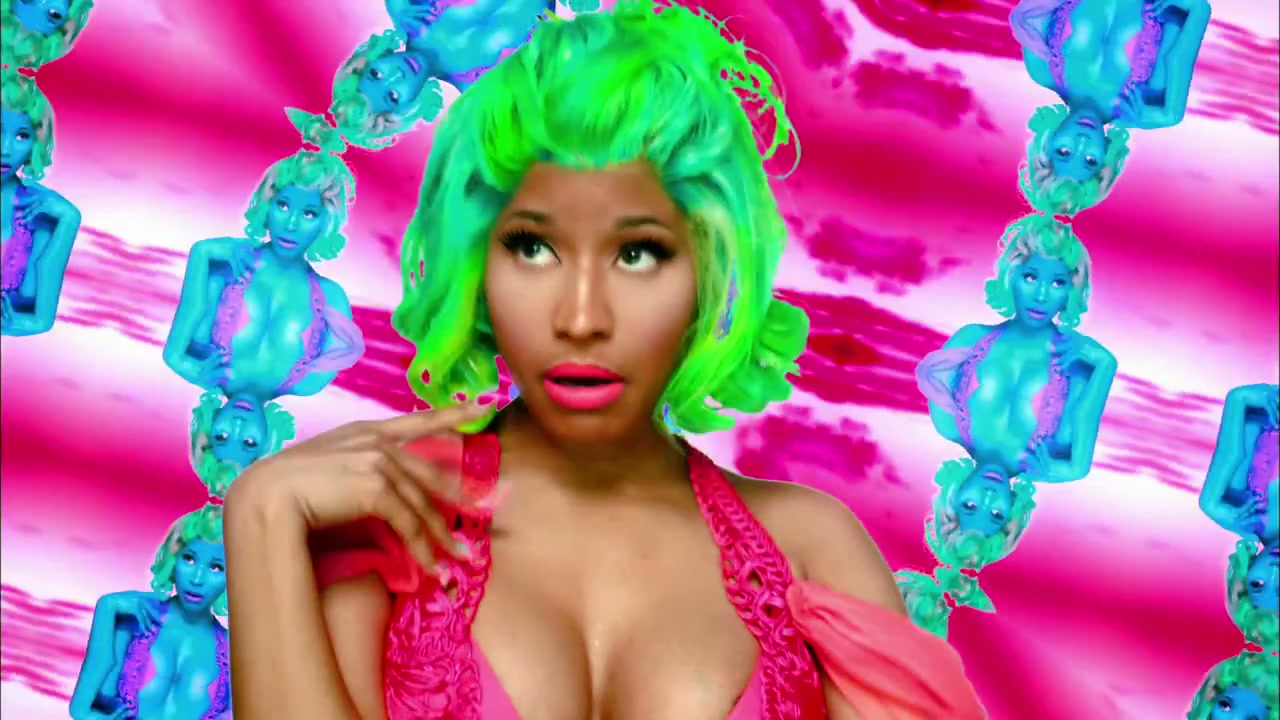 Nicki Minaj – Starships Music Video