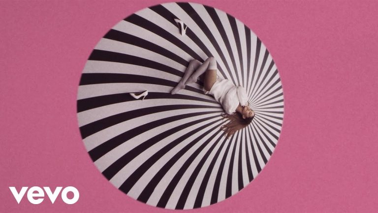 Ariana Grande, Iggy Azalea – “Problem”