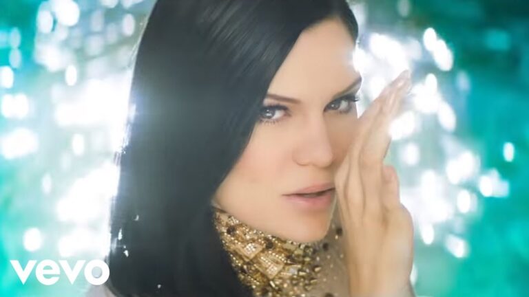 Jessie J feat. 2 Chainz – “Burnin’ Up” Music Video
