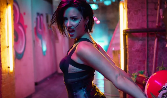 VIDEO: Demi Lovato – “Cool For The Summer”
