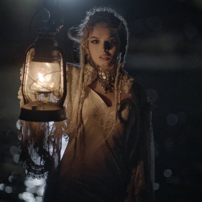 Zhavia – “Candlelight”