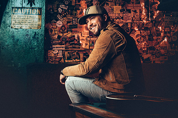 ViDEO: Mitchell Tenpenny – ‘Drunk Me’