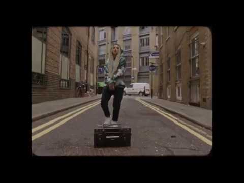 Zhavia – “Deep Down”