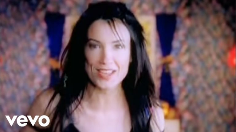 Meredith Brooks – “Bitch”