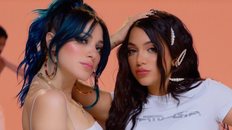 Niki and Gabi – “hair tie”