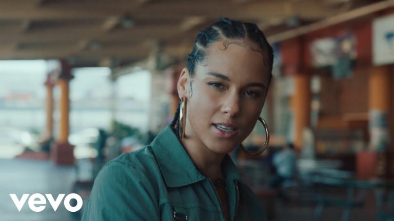 Alicia Keys – “Underdog”