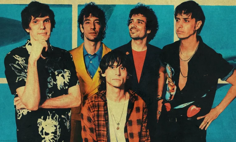 The Strokes – At The Door