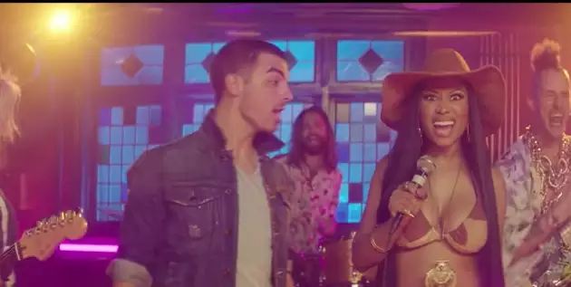 DNCE, Nicki Minaj – “Kissing Strangers”