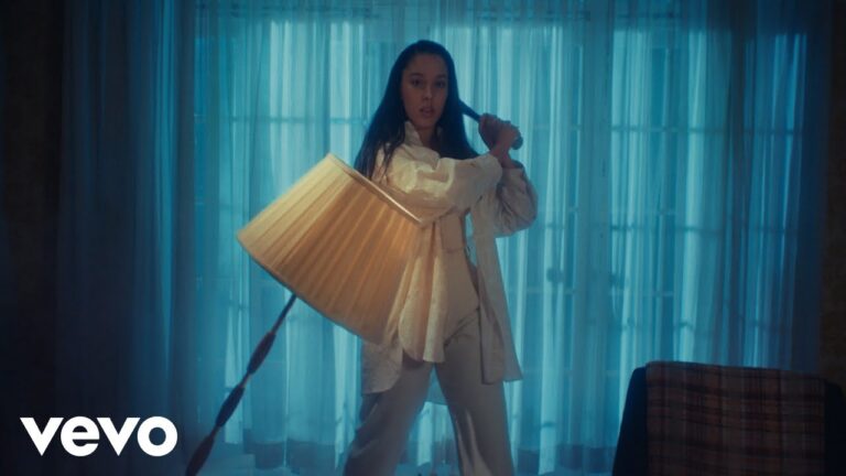 Grace Carter – “Amnesia”