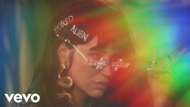 Kesha – “High Road” Music Video