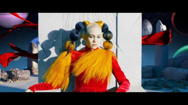 Grimes – Delete Forever