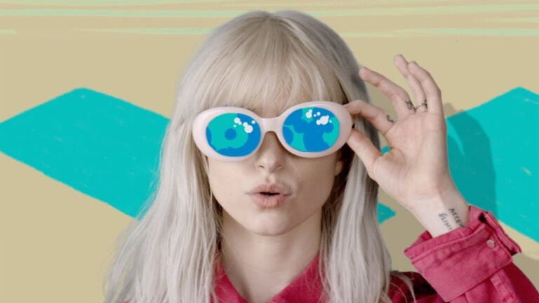 VIDEO: Paramore – “Hard Times”