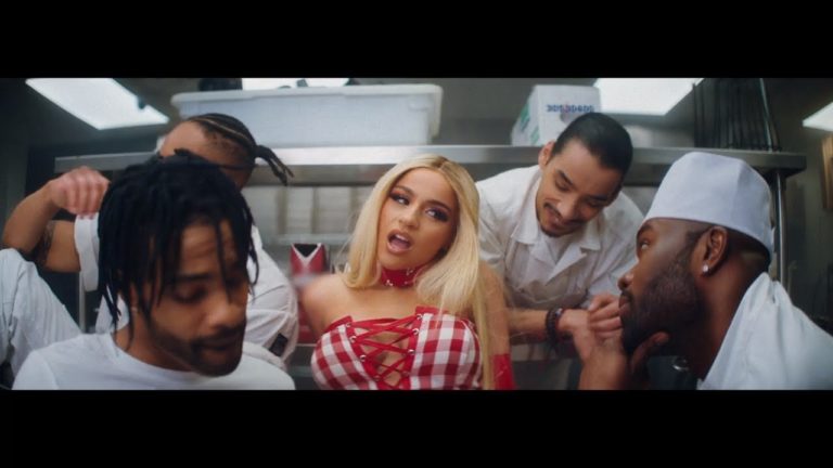 ‘Mambo’ – Nikki Vianna