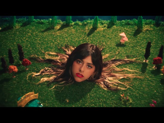 ‘Beauty Queen’ – WENS
