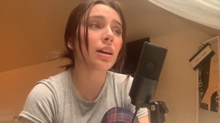 Hey its Delilah – Girls Version of Hey There Delilah