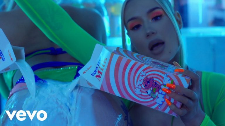 “Sip It” Iggy Azalea, Tyga