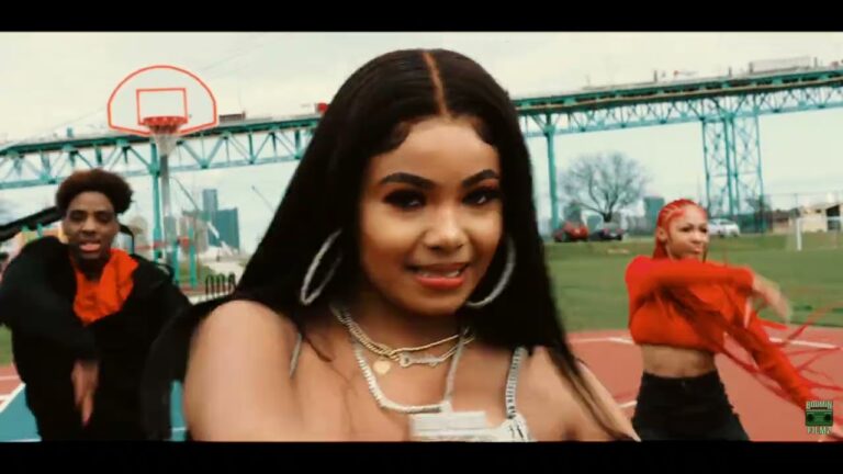 Brooklyn Queen – Throw Sum