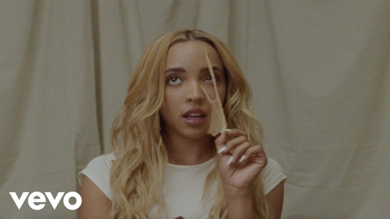Tinashe – “Talk To Me Nice”