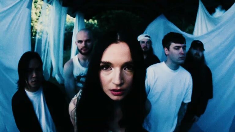 Knocked Loose, Poppy –  Suffocate