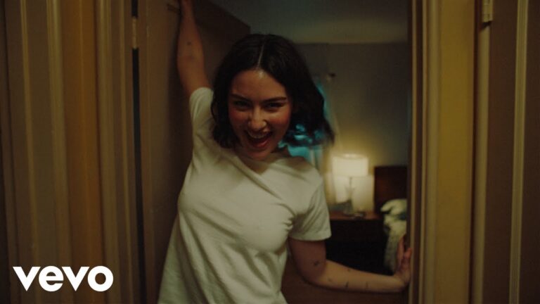 Gracie Abrams – “Risk”