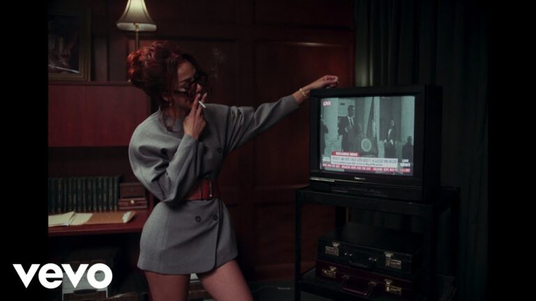 Video: Mariah the Scientist, Kali Uchis – Is It a Crime