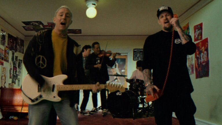 Yellowcard, Good Charlotte – “Bedroom Posters”