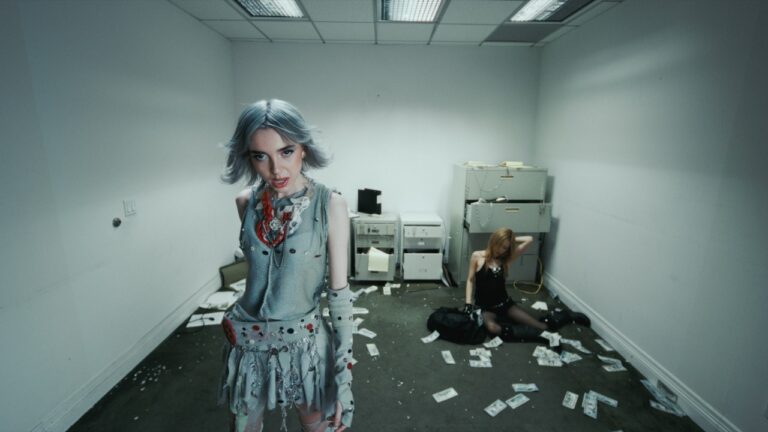 Sophie Powers, Lexie Liu – “klepto”