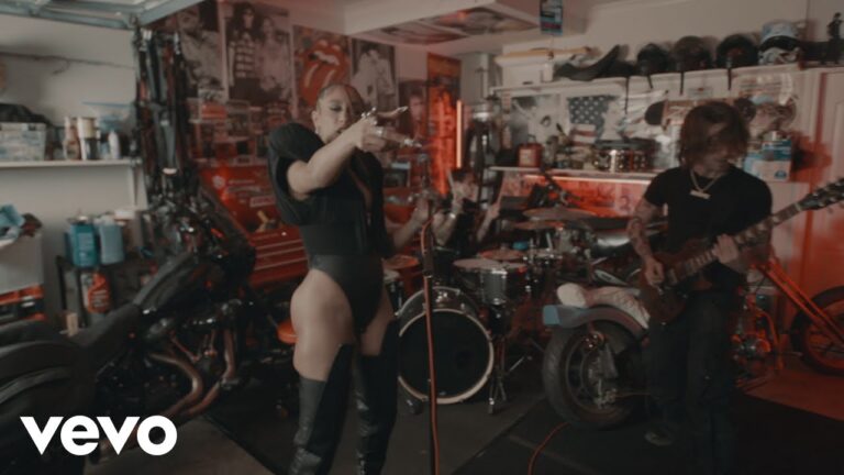 BIA – “WE ON GO (RAGE MIX)” Garage Video