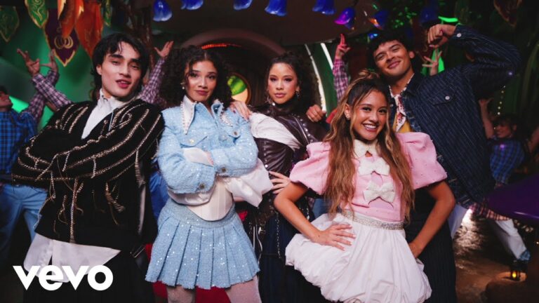 Kylie Cantrall, Malia Baker & Descendants – “Perfect Princess”