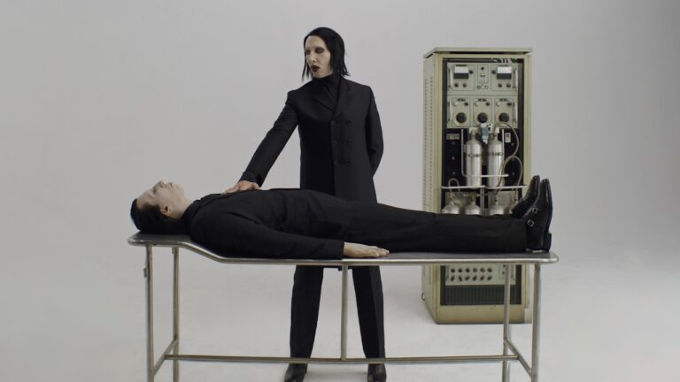 Marilyn Manson – Front Toward Enemy