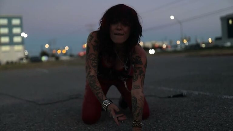 Lauren Sanderson, Kellin Quinn – Next To You